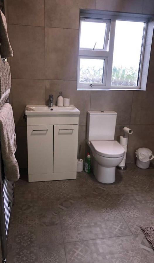Big Anthony'S Villa Грийнкасъл Екстериор снимка